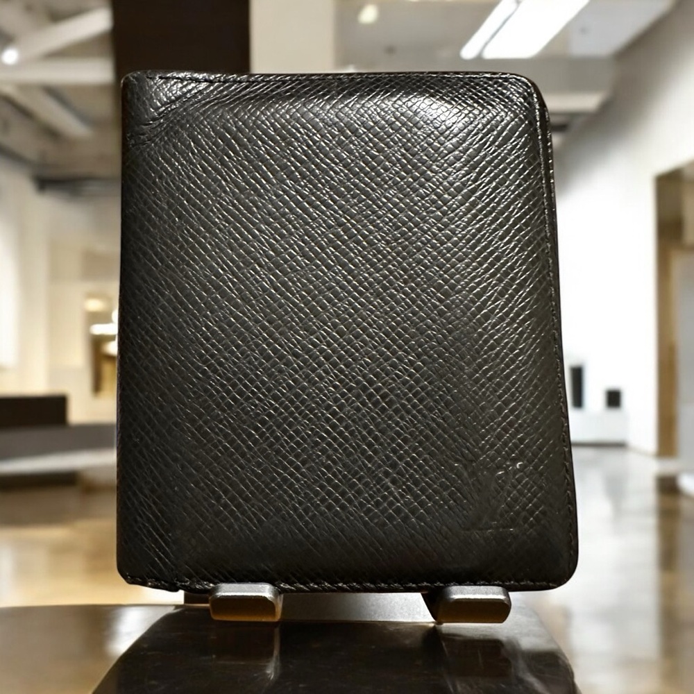 Louis Vuitton Black Leather Taiga Snap Bifold Wallet